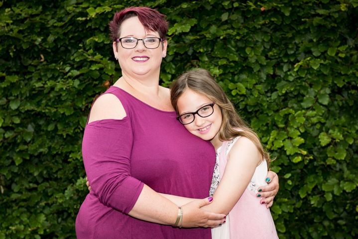 Sharon Spink karmiła córkę piersią nawet po ukończeniu przez dziecko 9 r.ż. 