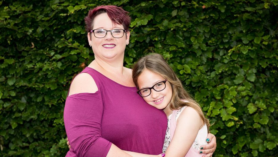 Sharon Spink karmiła córkę piersią nawet po ukończeniu przez dziecko 9 r.ż. 