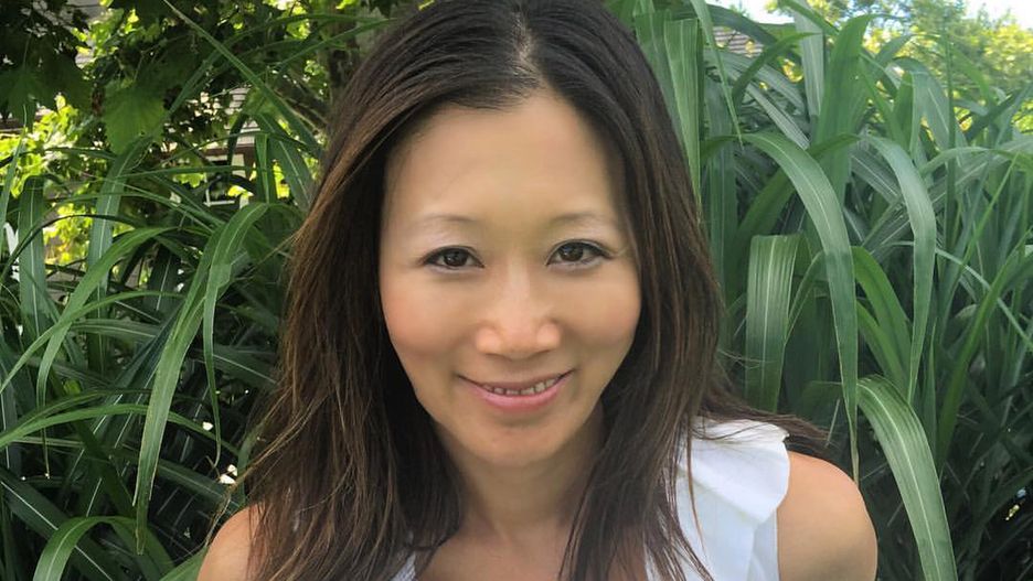 Sophia Gushee to promotorka zdrowego żywienia. Zachęca, by pić wodę z solą na czczo