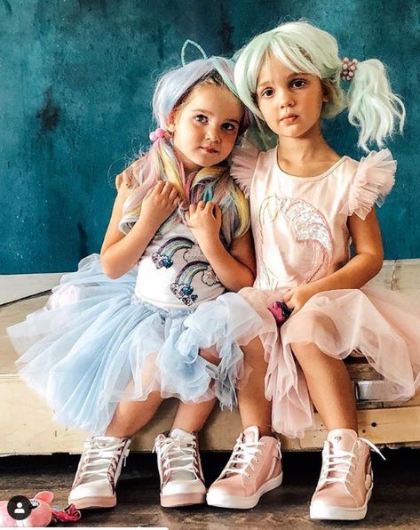 Dziewczynki wyglądają uroczo w każdej stylizacji