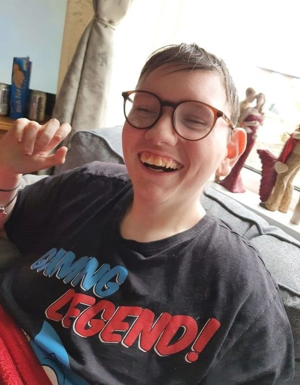 Kami wspomina, że 28-latek skarżył się na katar i ból głowy