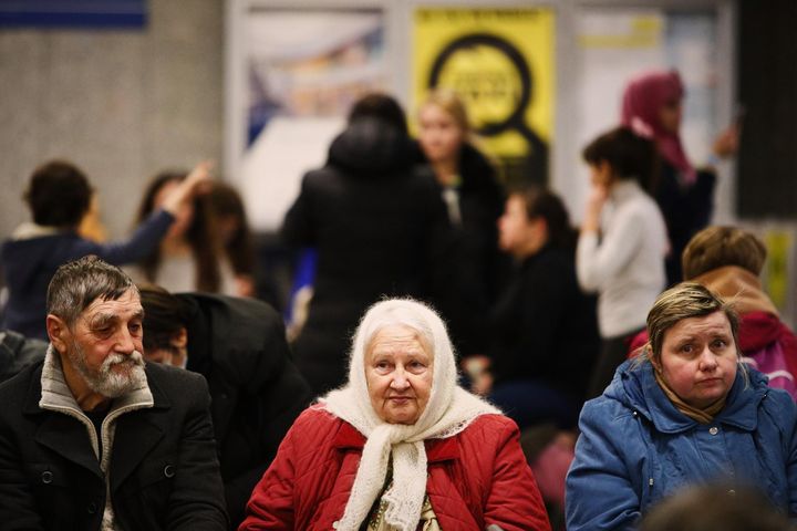 Jak wspomóc seniorów, u których odnawia się trauma związana z wojną?