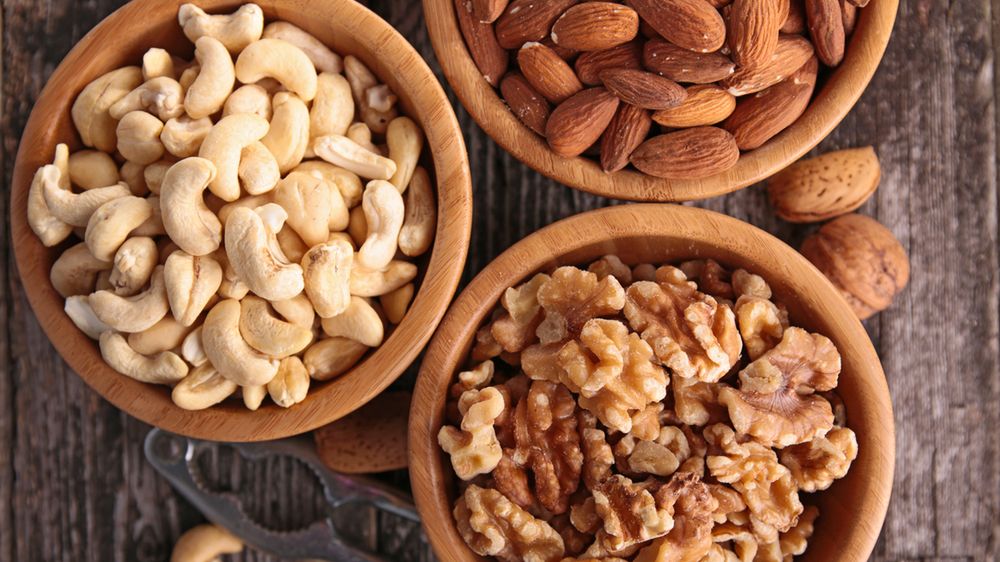 Amigdalina – charakterystyka, szkodliwość, produkty zawierające amigdalinę