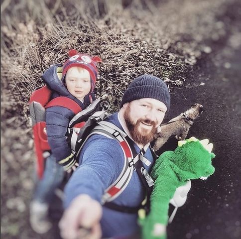 Tatusiowie z Instagrama podróżują wspólnie z dziećmi