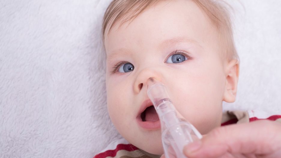 Do usunięcia kataru u niemowląt przydatny jest aspirator do nosa