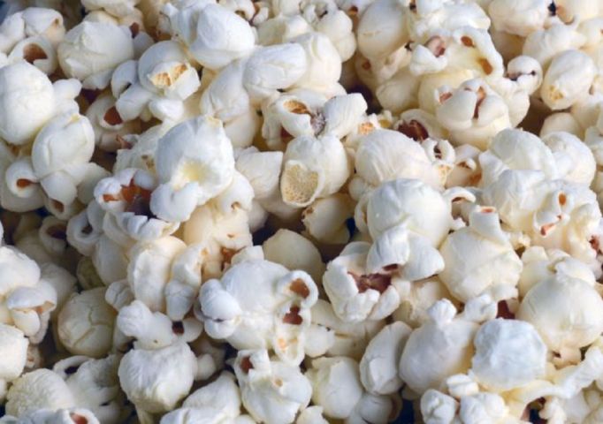 Popcorn wycofany z rynku. Podczas kontroli stwierdzono obecność toksycznych związków