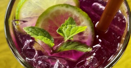 Ulga podczas upałów. Letni koktajl, który orzeźwia i pomaga schudnąć