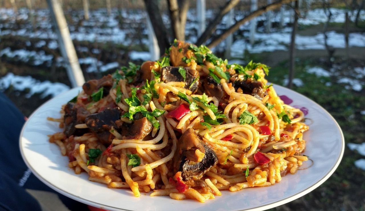 Sosy do makaronu - najpopularniejsze sosy, sos kurkowy, sos pieczarkowy