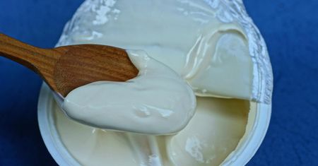 Polacy kupują bez opamiętania. Niszczy serce, podnosi cholesterol