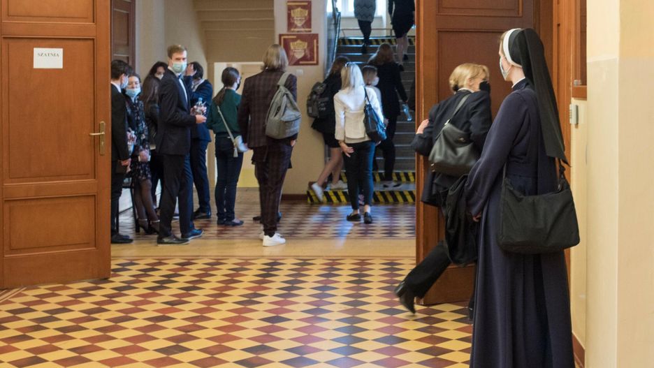 Im starsze dzieci, tym mniej chcą chodzić na religię. W jednym mieście jest ich szczególnie mało