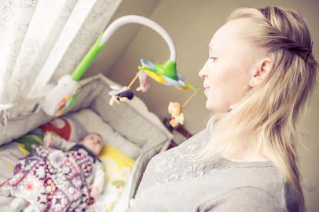 Kołysanki śpiewane przez rodziców dają dzieciom poczucie bezpieczeństwa i ułatwiają zasypianie