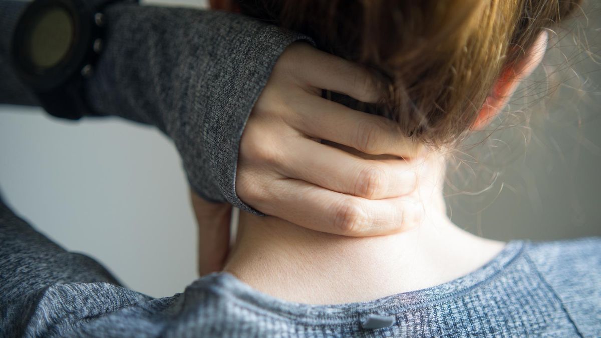 Sztywny kar może być objawem groźnej choroby