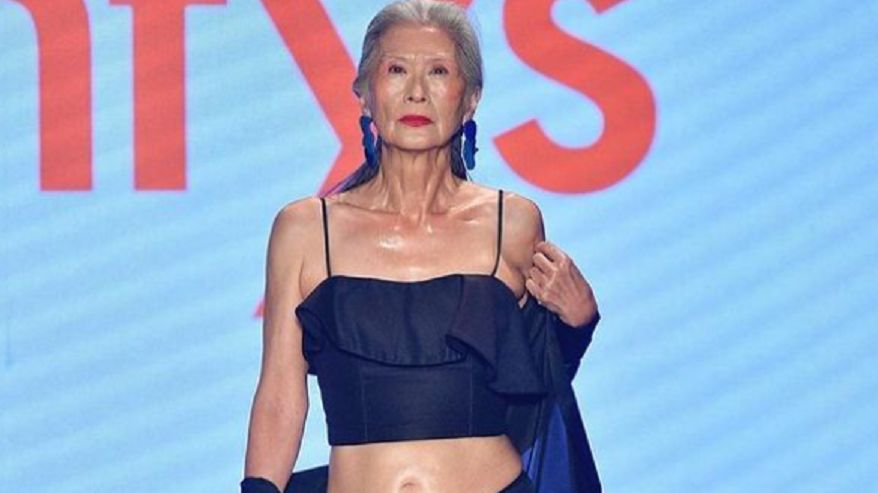 Rosa Saito to modelka seniorka