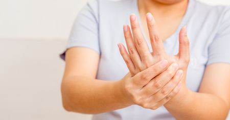 Dłonie mówią o zdrowiu więcej, niż myślisz. Przekonaj się sam