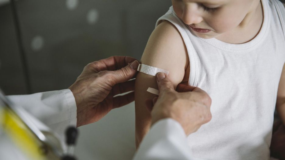 Szczepienia w Polsce. Czy dzieci mogą oskrażyć rodziców za brak szczepień?