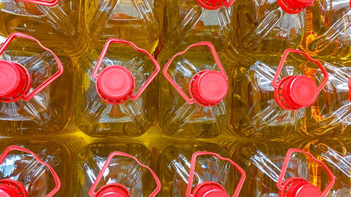 Popularny olej wcale nie taki zdrowy? Fatalnie wpływa na jelita