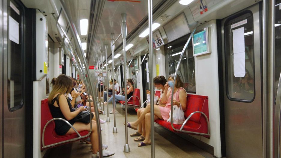 Matka twierdzi, że mężczyzna w metrze robił dziecku zdjęcia z ukrycia