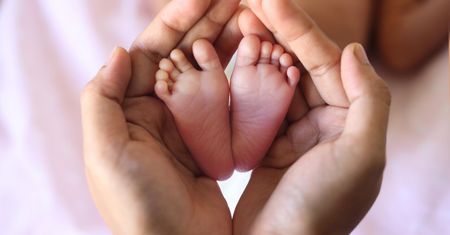 Mama Julii piła w ciąży, dziewczynka urodziła się chora. "Chciałabym mieć kochających i troskliwych rodziców"