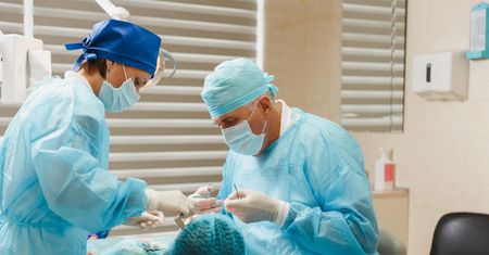 Chirurgia stomatologiczna - czym się zajmuje, badania, znieczulenia, zagrożenia