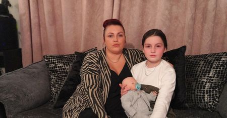 Zostawiła lalkę w samochodzie. Została aresztowana