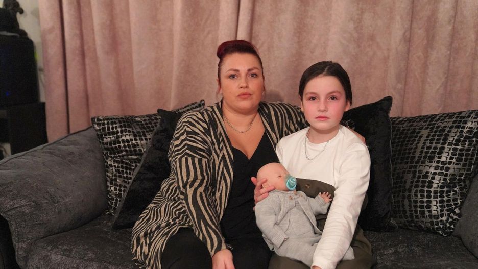 Zostawiła lalkę w samochodzie. Została aresztowana