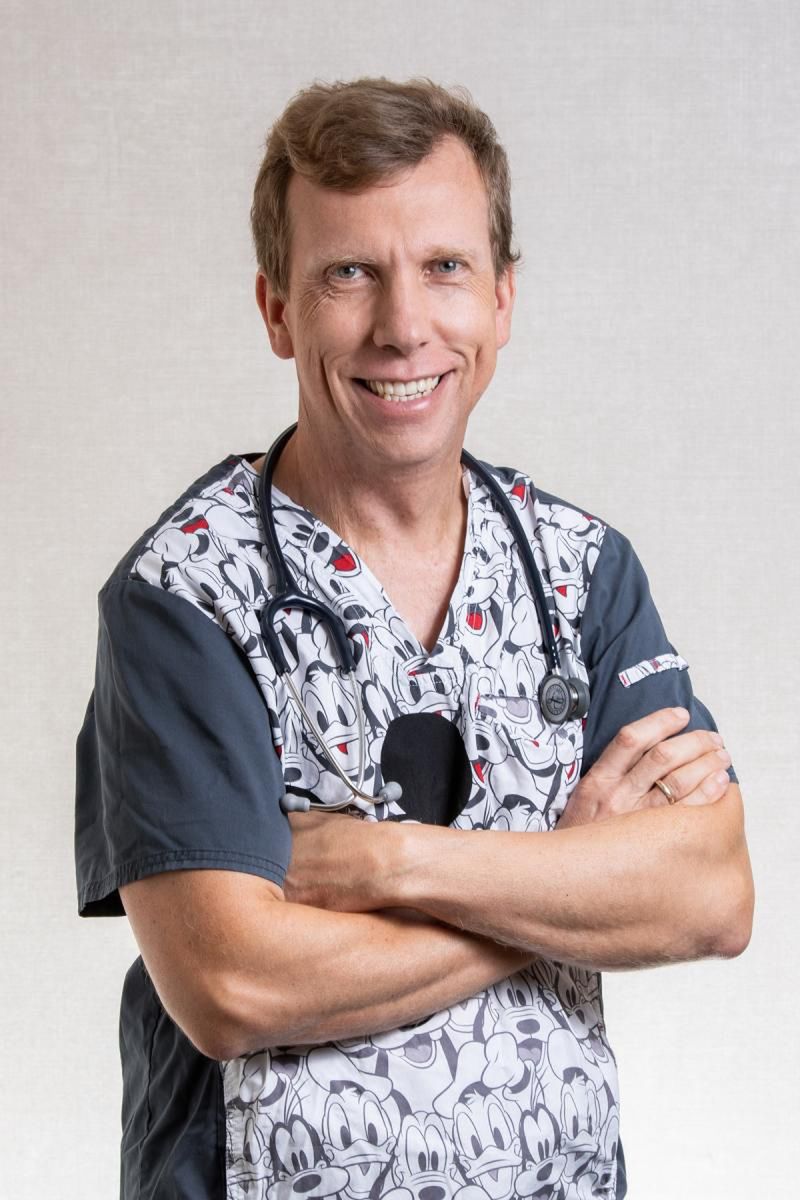 lek. Radosław Suchner, kierownik Oddziału Pediatrii i Chirurgii Dziecięcej w Szpitalu Medicover, specjalista pediatrii i lekarz medycyny rodzinnej