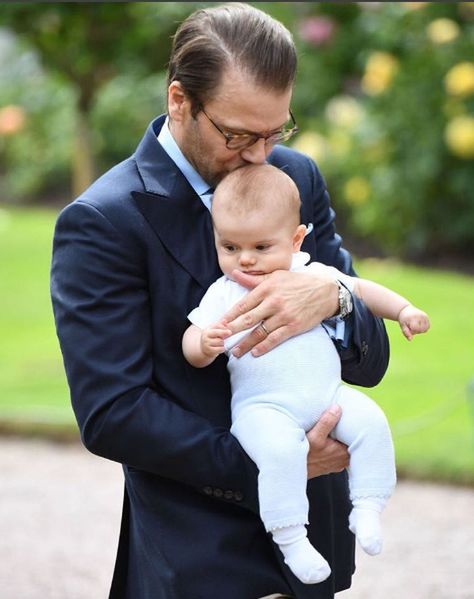 Oskar niedawno skończył roczek