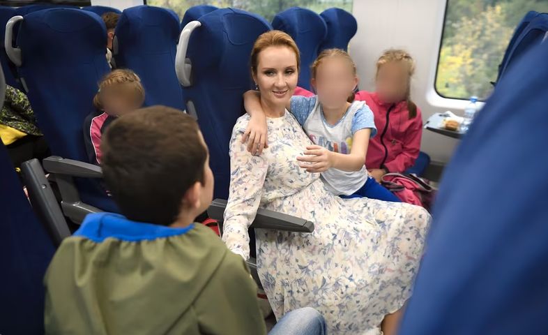 Rosyjska rzeczniczka praw dziecka "adoptowała" dziecko z Ukrainy