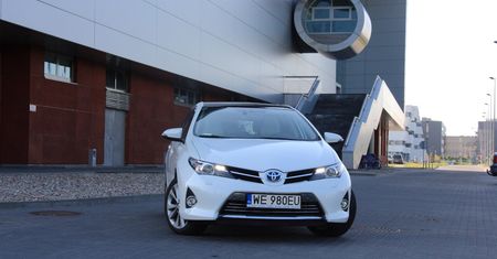 Toyota Auris Hybrid