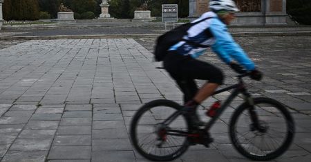 Rowerzyści nie lubią kasków