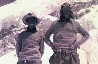 Pszczelarz, który jako pierwszy zdobył Mount Everest za swój trud otrzymał szlachectwo i pięciodolarówkę