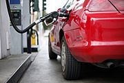 Analitycy: ceny benzyny będą spadać, oleju napędowego - rosnąć