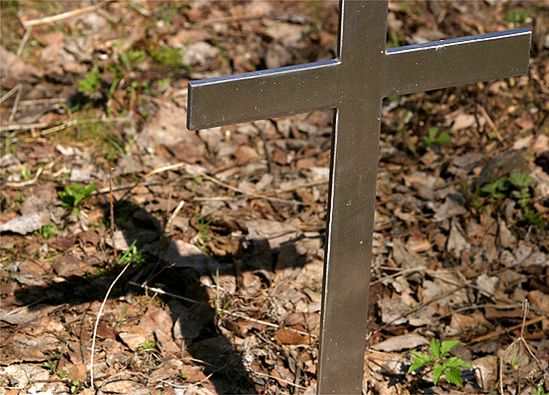 Dlaczego odwiedzanie grobów zmarłych pomaga żywym?