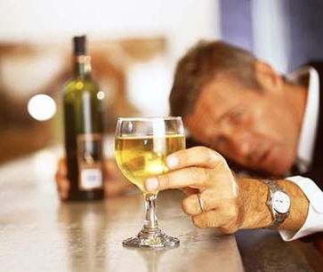 Dlaczego alkohol powoduje otępienie organizmu?