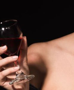 Już cztery kieliszki wina zagrażają zdrowiu kobiety