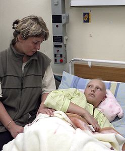 Minister obiecuje, zwykli ludzie pomagają