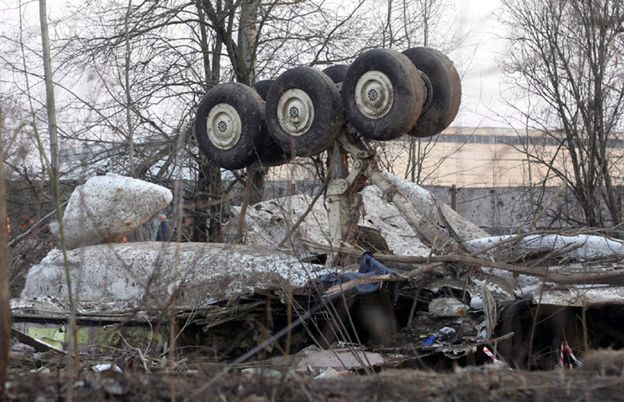 Niepublikowane nagrania z kokpitu Tu-154M: "Będziemy próbować do skutku"