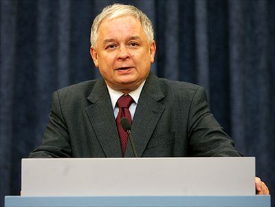 "Lech Kaczyński zarabia za mało"