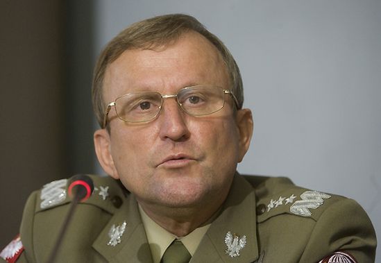 Generał Kwiatkowski zostaje na stanowisku