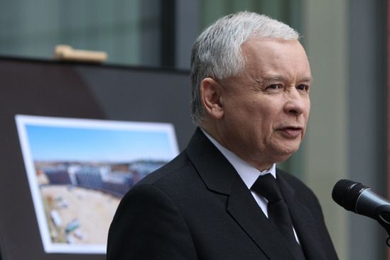 Sztab PiS miał sprytny plan - stąd książka Kaczyńskiego