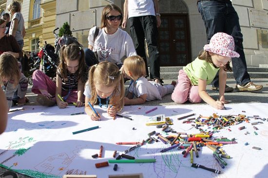 Sześciolatki w szkole - za rok; premier przesuwa termin