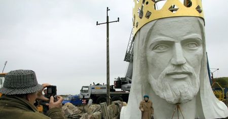 36 metrowy Jezus