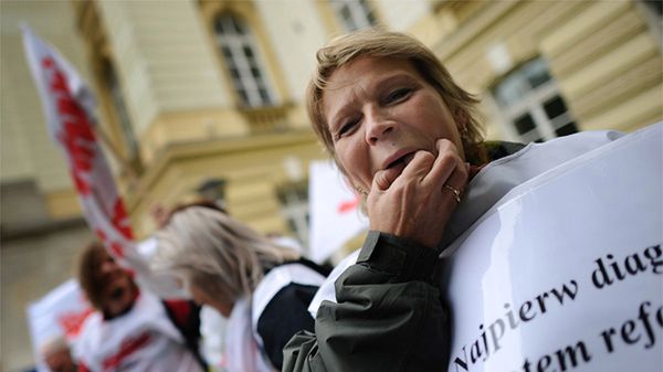 Protest nauczycieli z "Solidarności" przed Kancelarią Premiera, 9 września 2010 roku
