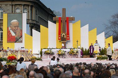 Warszawa pożegnała mszą żałobną Jana Pawła II