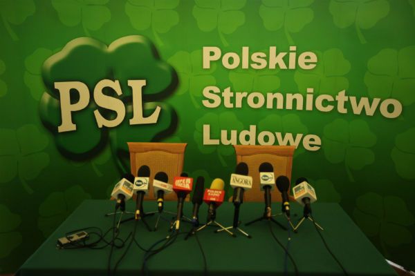 Politolog dr Ryszard Kessler: problemy koalicjanta są na rękę PO; przykrywają jej własne