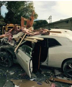 Nieudana podróż w czasie Dodgem Challengerem