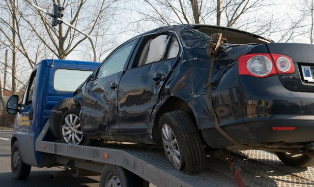 Samochodowe starocie za 500+ zalewają polskie ulice