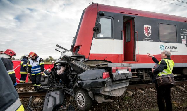 Kolejarze chcą edukować kierowców. Prowadzący auta są głównymi sprawcami wypadków na przejazdach