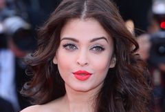 Jak zmieniła się Aishwarya Rai - Miss World 1994?