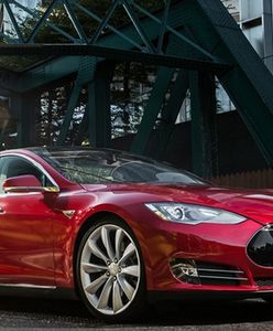 Tesla idzie do sądu! Poszło o… osiągi